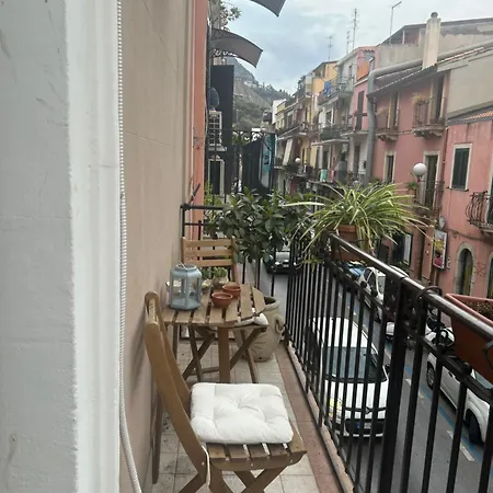 Dimora Di Teocle Giardini Naxos